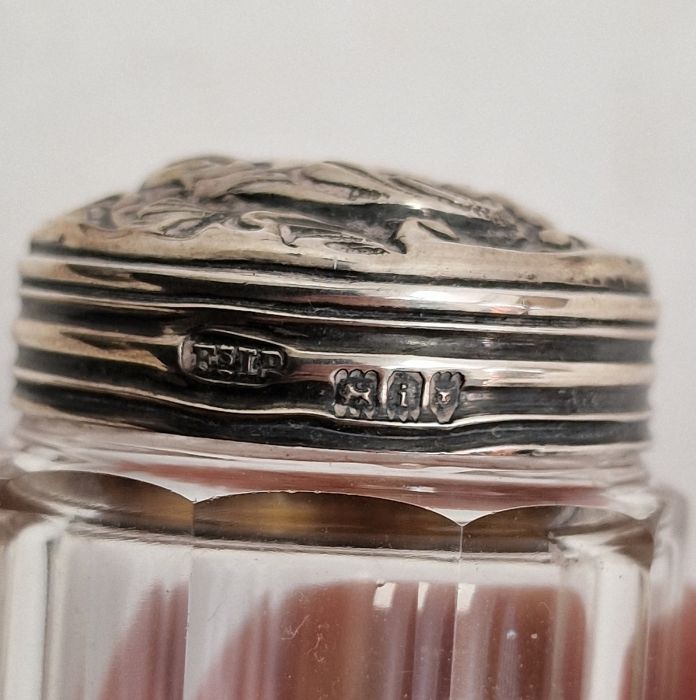 Assorted glass bottles with silver and white metal lids - Image 5 of 6