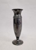 20th century weighted silver vase by Mappin & Webb, Sheffield, 19cm high