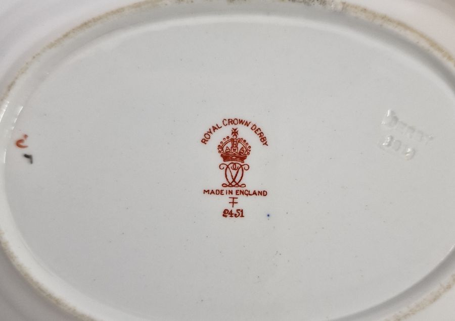 Royal Crown Derby china imari mug, no.2451, dated to base 1931, 8.25cm high, Royal Crown Derby imari - Image 3 of 5
