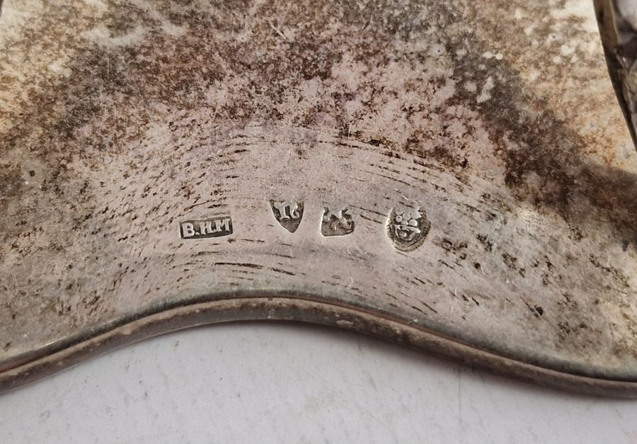 Pair of continental silver-coloured footed pedestal dishes and glass liners, each engraved - Image 2 of 2