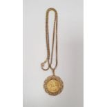 Victorian 1895 sovereign in 9ct gold pendant mount, on 9ct gold boxlink chain, chain approx. 10g