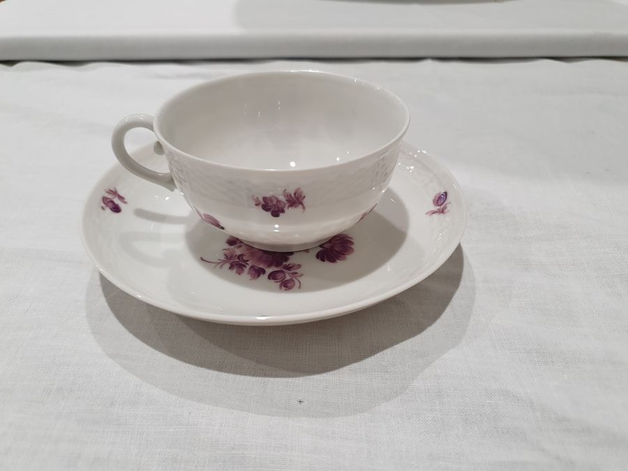 Nymphenburg porcelain part tea service decorated in puce with floral sprays and basket weave edge, - Image 11 of 16