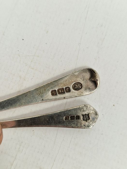 Assorted miscellanous silver and white metal wares to include napkin ring, caps, teaspoons, - Image 4 of 11