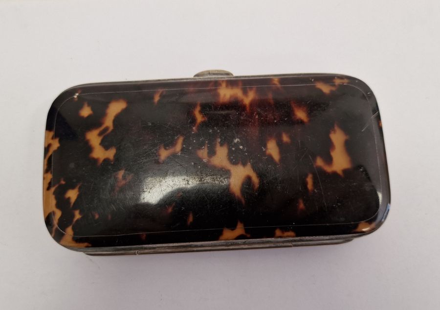 Late Victorian silver-plated and tortoiseshell-mounted glasses case inlaid with scrolling acanthus - Image 2 of 3