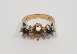 18ct yellow and white gold ring (stones missing), 4.2g