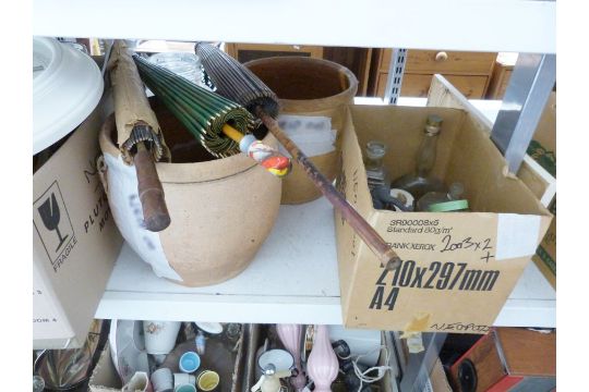 Vintage AJ Crosby badminton racquet with badminton press, three parasols, a pair of terracotta plant - Image 4 of 4