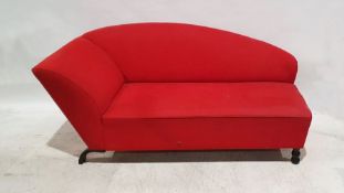 Modern red upholstered chaise longue
