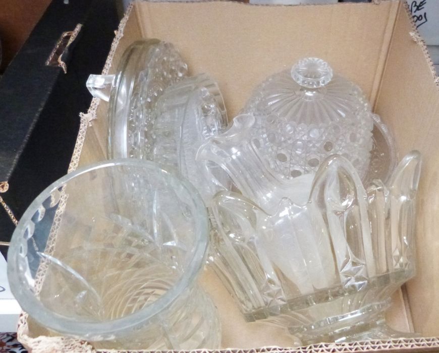 Set of 10 cut glass sherry glasses, a large quantity of cut glass drinking glasses, vases, bowls, - Image 5 of 5