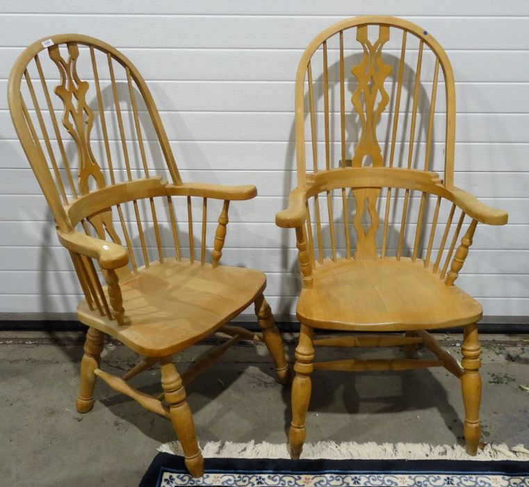 Pair of modern beech Windsor-type chairs on turned supports, stretchered base - Image 2 of 2
