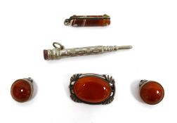 Silver and cornelian brooch set single polished oval stone, a pair similar earrings, an agate-