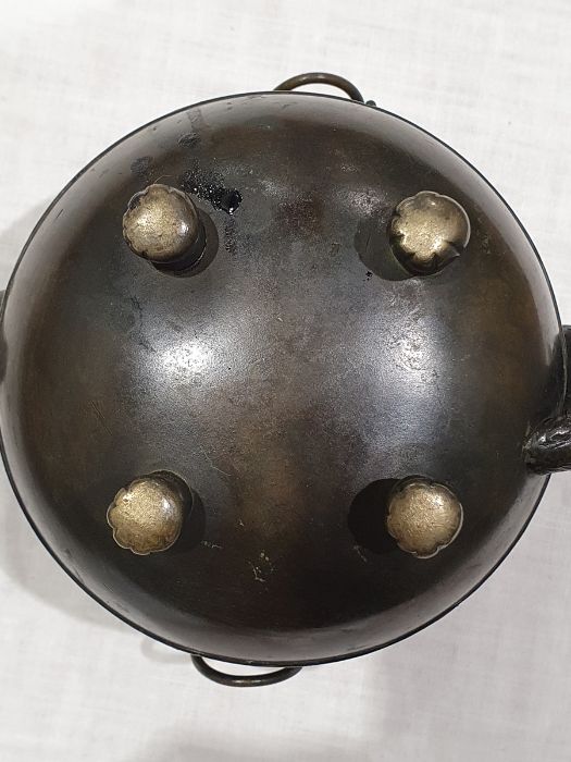 Japanese bronze 'Magic Tea Kettle' pot, ovoid, with a badger's head on one side and the tail on - Image 11 of 18
