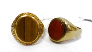 Gent's 9ct gold signet ring set iridescent stone, gross weight 4.7g approx. and another signet ring,