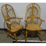 Pair of modern beech Windsor-type chairs on turned supports, stretchered base