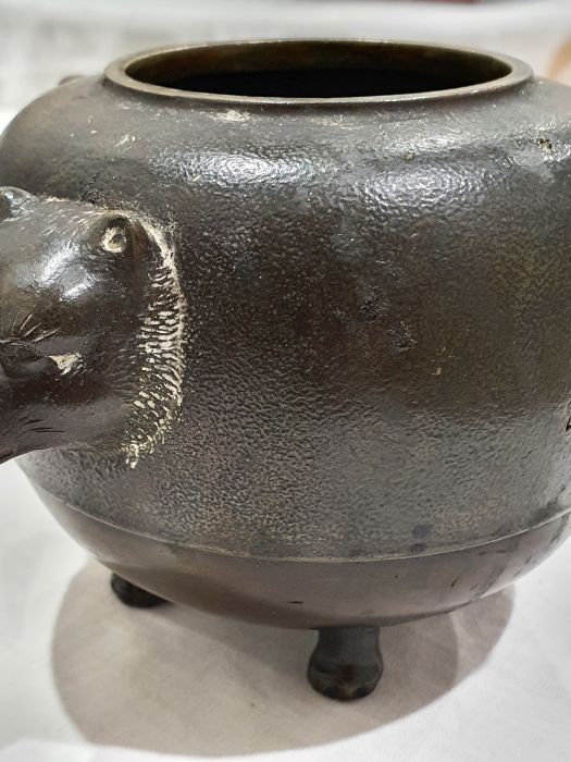 Japanese bronze 'Magic Tea Kettle' pot, ovoid, with a badger's head on one side and the tail on - Image 9 of 18