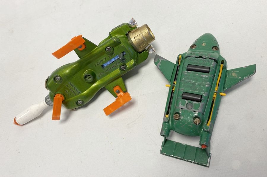 Playworn Dinky diecast models to include 101 Thunderbird 2 with Thunderbird 4 inside, 351 S.H.A.D.O. - Image 2 of 2