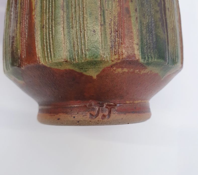 John Jelfs (b.1946) a studio pottery tapering conical vase with red oxide glaze and incised - Image 2 of 3