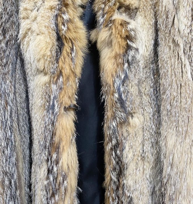 Vintage fox fur full-length coatCondition ReportSeveral areas of damage as per images; leather split - Bild 3 aus 11