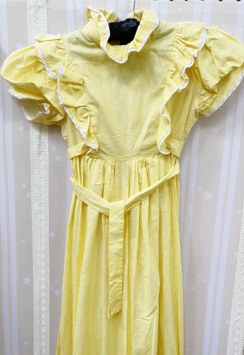 Vintage Laura Ashley yellow cotton maxi dress, labelled 'Laura Ashley,  Dyers & Printers , Made in - Bild 4 aus 5