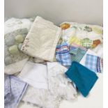 Quantity of table linen and a large modern quilt and another, cut and drawn thread, napkins, etc. (1