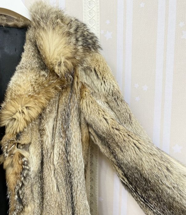 Vintage fox fur full-length coatCondition ReportSeveral areas of damage as per images; leather split - Bild 4 aus 11