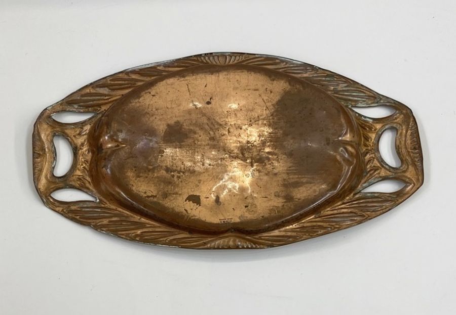 20th century Joseph Sankey & Sons copper twin-handled tray in the Art Nouveau taste, stamped 'Made - Image 2 of 3