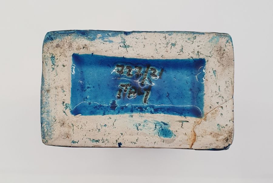 Bitossi Rimini Blu rectangular slab vase by Aldo Londi, signed "Italy" and numbered 727/21 to - Image 4 of 4