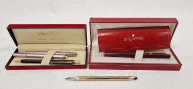 Sheaffer fountain pen in case, a propelling pencil, Parker pen, etc (5)