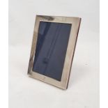 Carr's of Sheffield rectangular silver-mounted photograph frame of plain form, Sheffield 2006, 17.