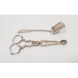 George IV silver shovel-pattern sugar spoon with fiddle pattern handle, Birmingham 1822 and a pair