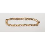 9ct gold chain-link bracelet with pierced chain link, 10g approx. Condition ReportGood condition,