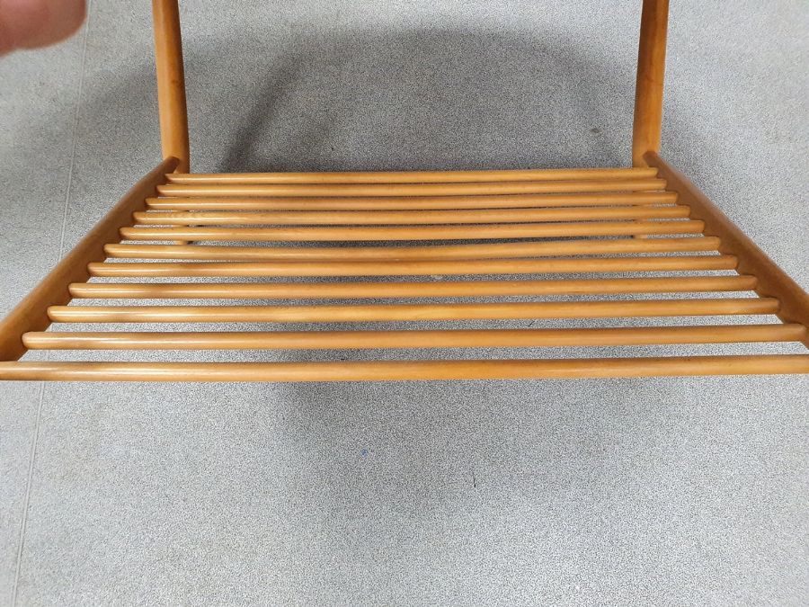 Ercol light elm-topped coffee table with beech magazine rack under, 44cm x 98cm x 83cm Condition - Image 15 of 17