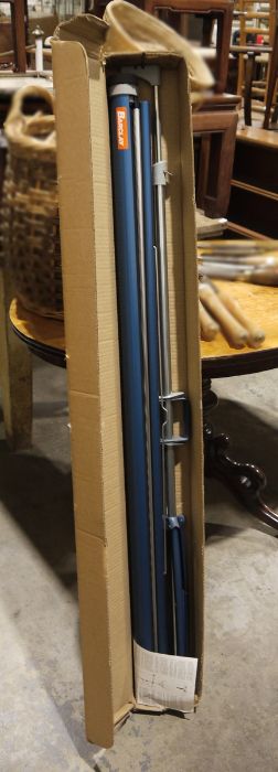 Barclay projector screen