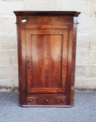 19th century mahogany wall-hanging corner cupboard with moulded cornice, single door, with single