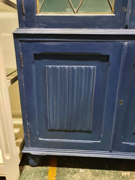 20th century painted cabinet, the leaded glazed doors enclosing shelves above two linenfold cupboard - Image 5 of 21