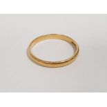 22ct gold wedding ring, 1.9g approx.