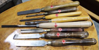 Eight Henry Taylor 'Diamic' wood turning chisels (8)