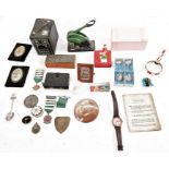 Mixed collectables to include various tin plate crocodiles, tin plate owl, frog, magnifying glass,