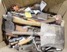 Wickes wet and dry bench grinder and a quantity of assorted tools to include chisels, planes,