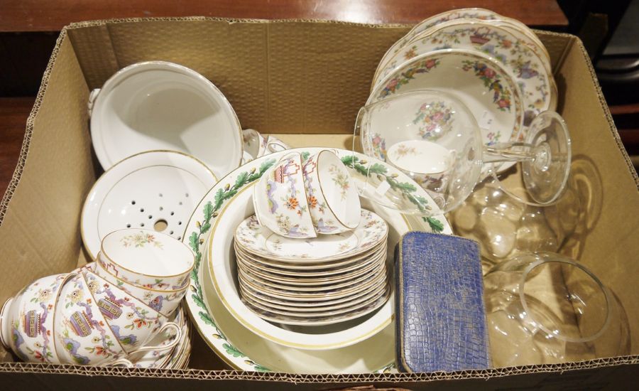 Small quantity of Royal Worcester cups and saucers, a small quantity of Spode Copeland dinner - Image 2 of 3