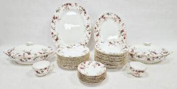 Minton Ancestral dinner and tea service with two tureens, serving plates, gravy jug, 12 dinner
