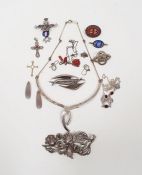 Quantity of silver jewellery to include brooches, micro-mosaic brooch, silver necklace, etc