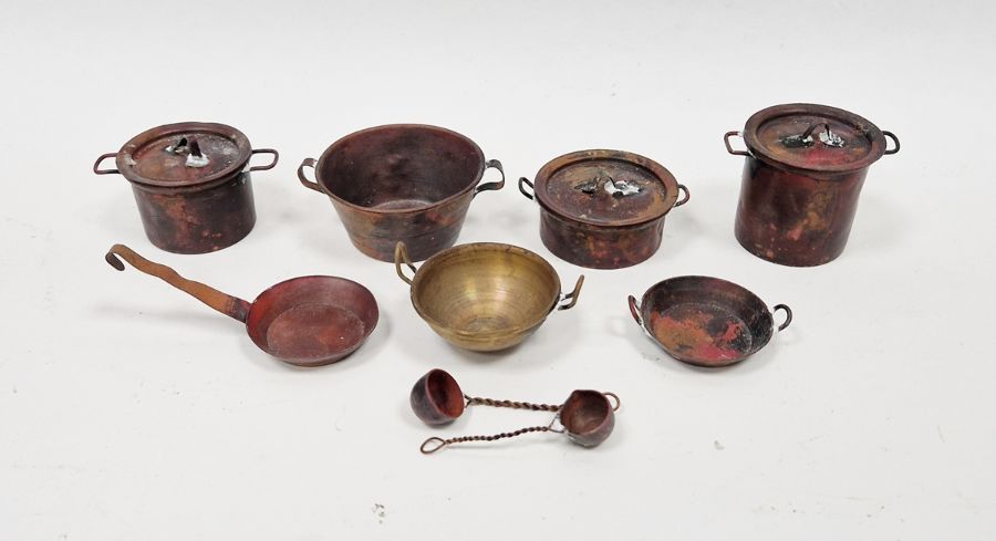 Small quantity of miniature copper and brass pots and pans