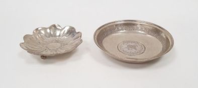 Foreign silver poppy-shaped dish marked '800', 1ozt approx., 7.5cm diameter. and a silver-coloured