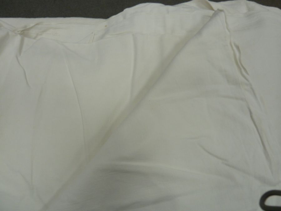 Assorted vintage and other linen - 20 sheets,, mainly singles / throws and two handtowels ( 2 - Image 3 of 3