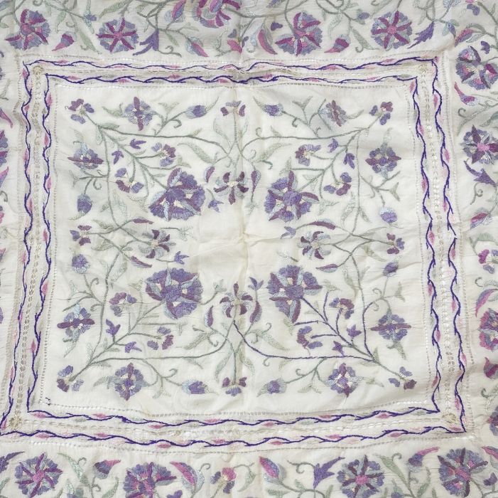 1920's silk embroidered dressing table cloth/scarf,  in pinks, mauves and greens - cut and drawn - Image 2 of 2