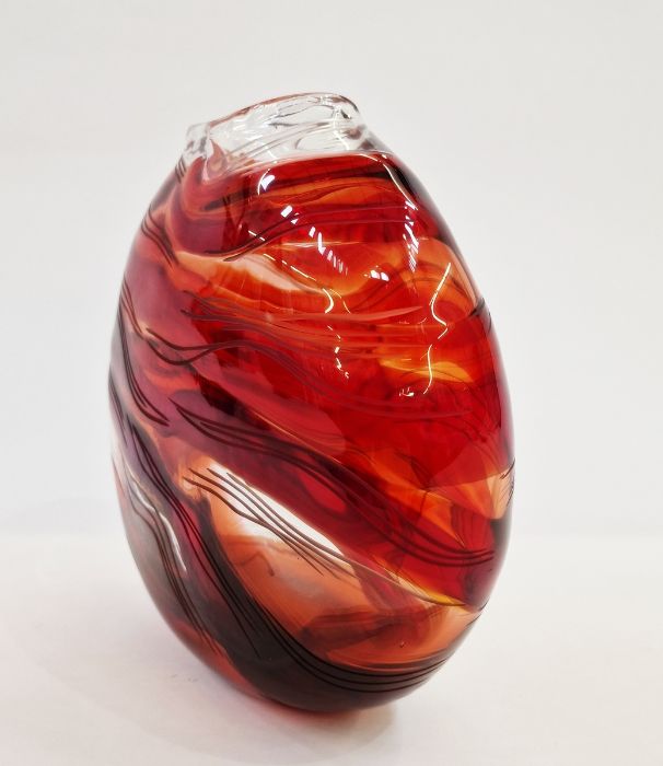 Allister Malcolm red glass moon vase of abstract decoration, marked to base and dated 2008, 24cm - Image 2 of 5