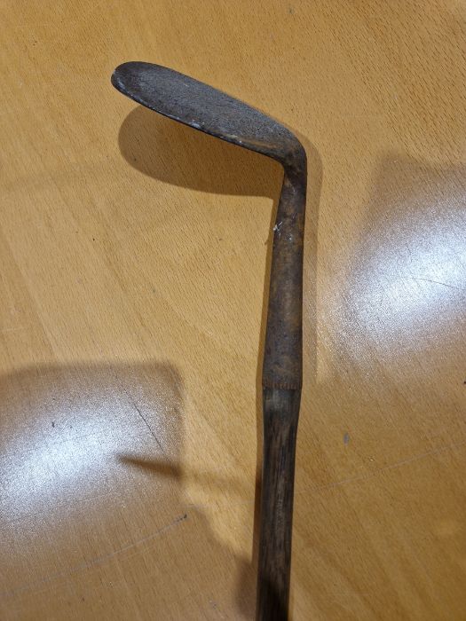 Bag of old golf clubs, two Union Jack flags on bamboo sticks Condition ReportFlags - H. 54 x  L. - Image 22 of 34