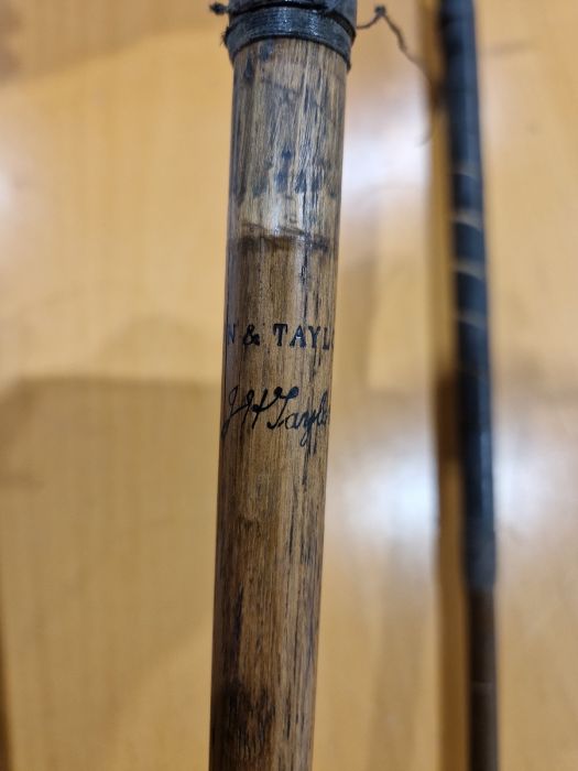 Bag of old golf clubs, two Union Jack flags on bamboo sticks Condition ReportFlags - H. 54 x  L. - Image 26 of 34