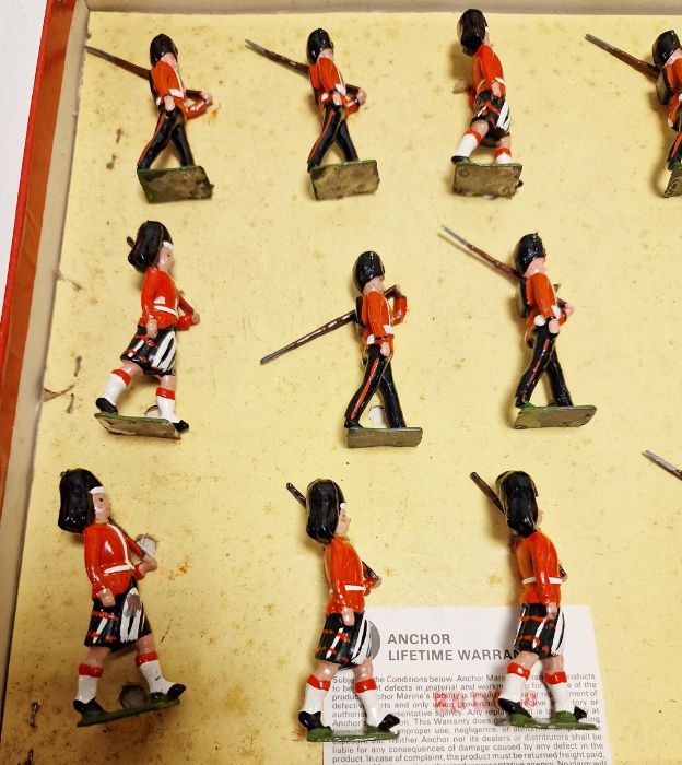 Britains Soldiers Regiments of All Nations British Infantry display no.1323 part set (boxed) - Bild 2 aus 4