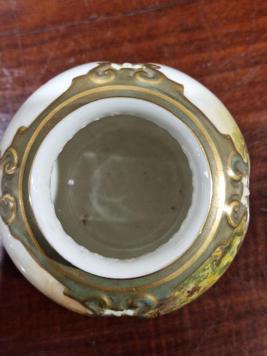 Royal Worcester fruit decorated lobed oviform vase and cover painted by E. Townsend, painted with - Image 16 of 16